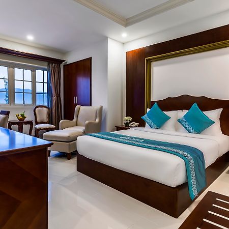 Ibiza Riverfront Da Nang Hotel Powered By Aston Exterior foto
