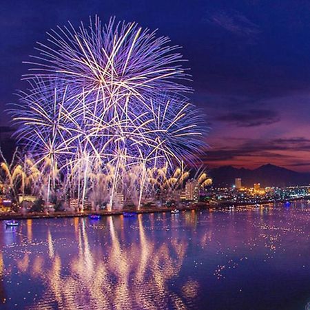 Ibiza Riverfront Da Nang Hotel Powered By Aston Exterior foto