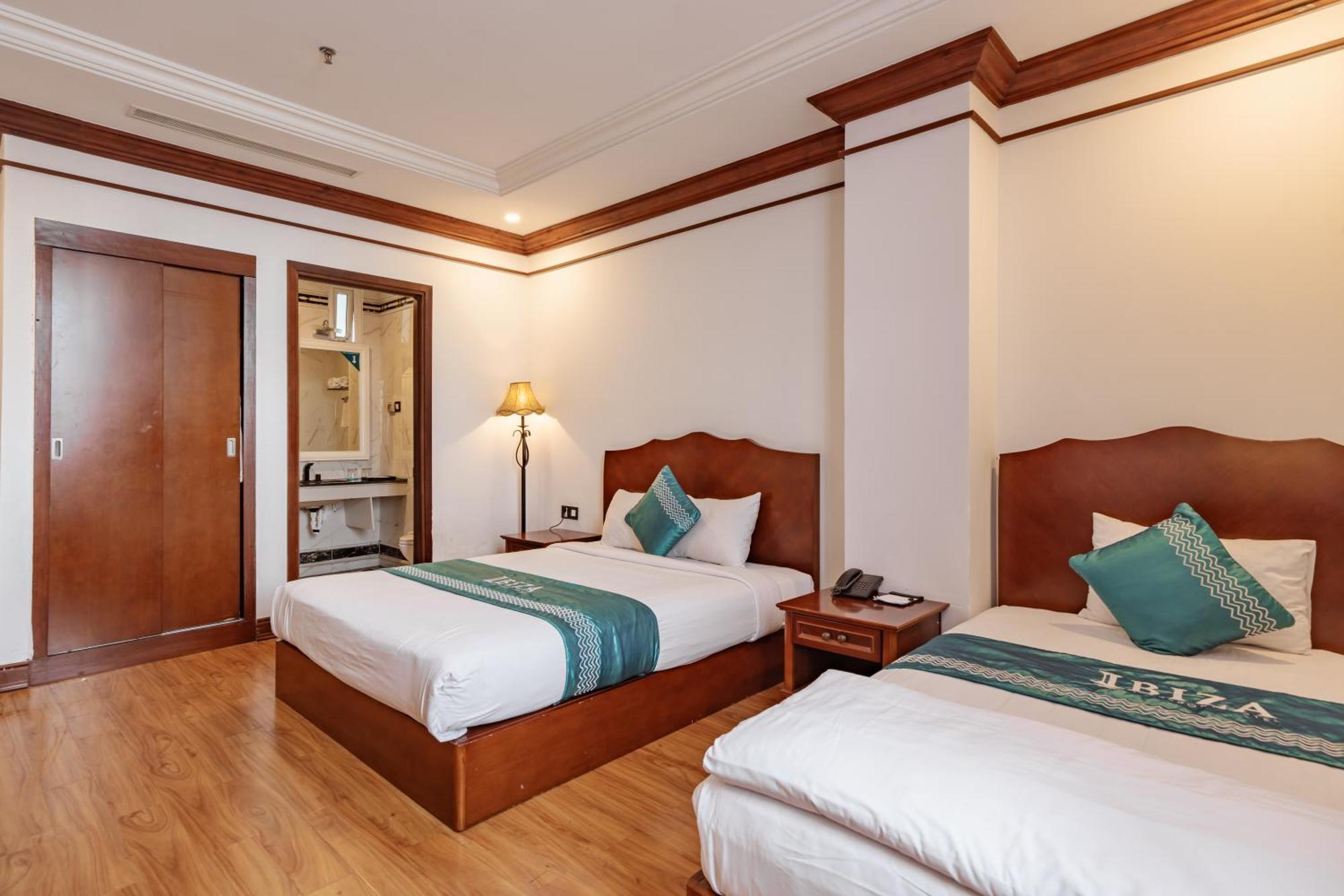Ibiza Riverfront Da Nang Hotel Powered By Aston Exterior foto