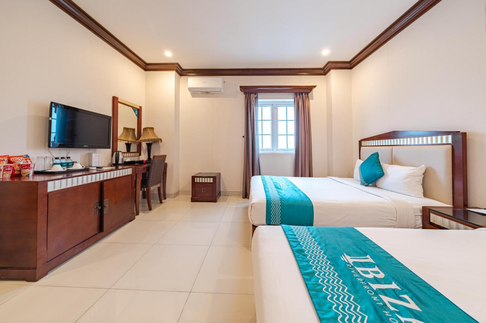 Ibiza Riverfront Da Nang Hotel Powered By Aston Exterior foto