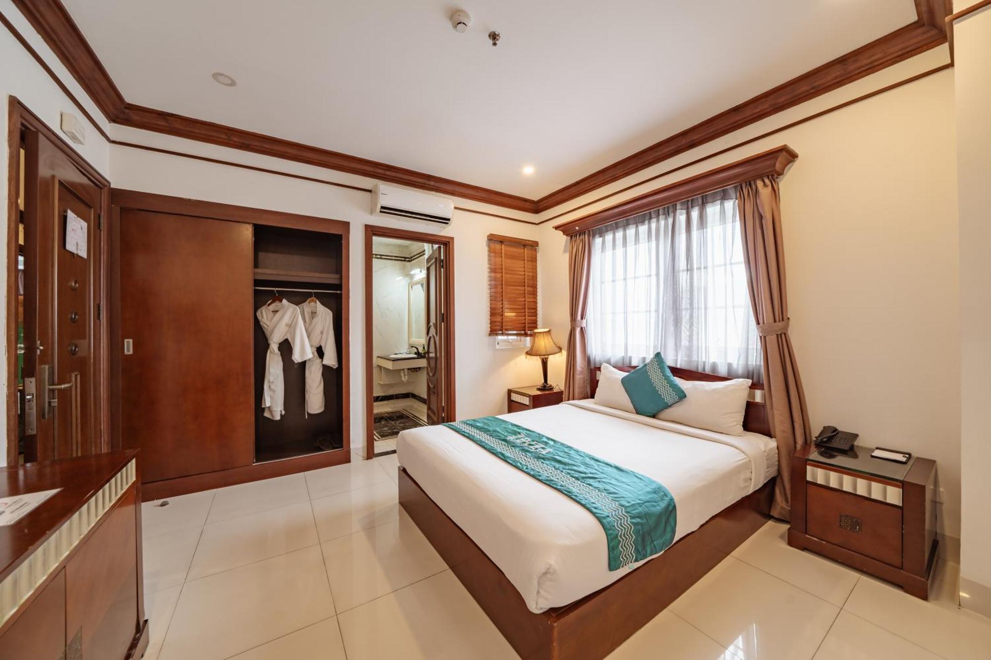 Ibiza Riverfront Da Nang Hotel Powered By Aston Exterior foto